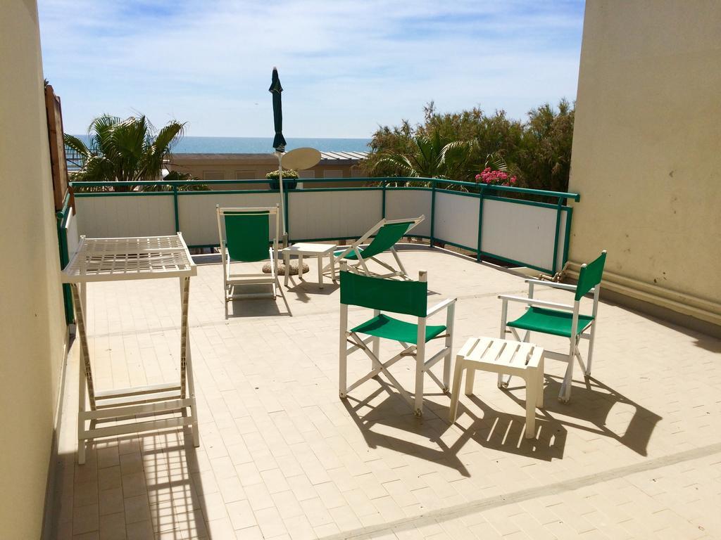 Lungomare Hotel Марина-ді-Чечина Номер фото